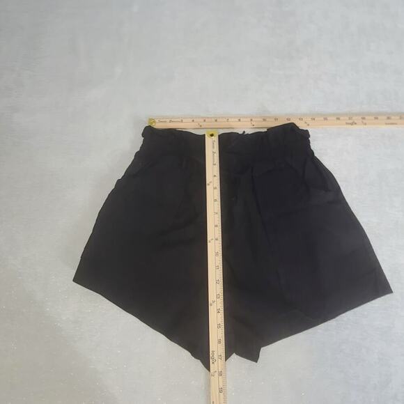 Petal & Pup Chelsey Linen blend shorts women black Size 8 resort wear vacation - Picture 8 of 11